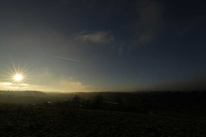 Tågen kommer og overtager den smukke sol