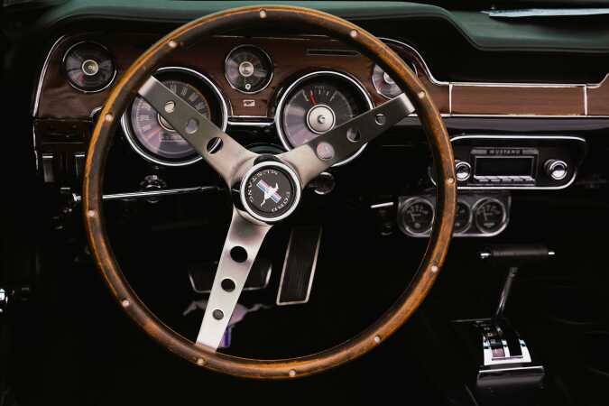 Ford Mustang nostaltisk instrument