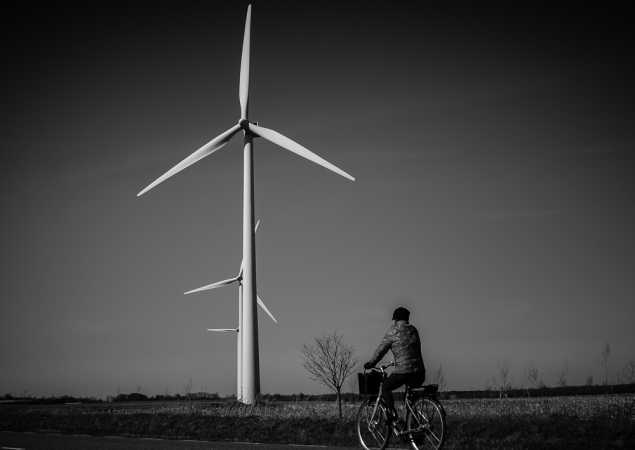 Windmills vs woman_