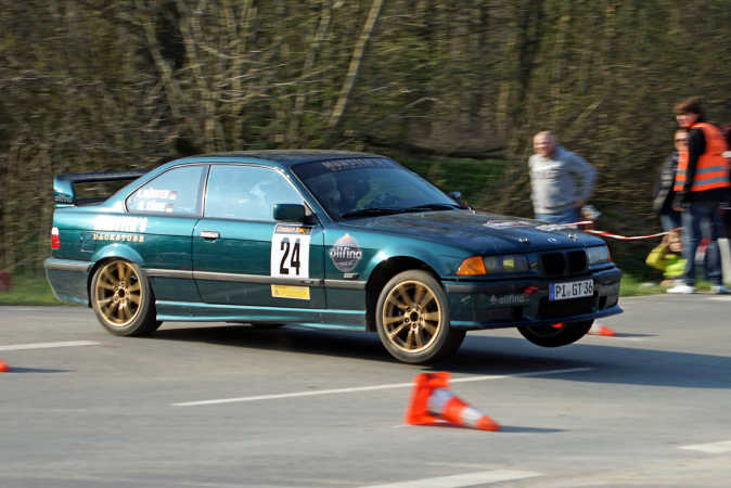 Rallybil med fart på :)